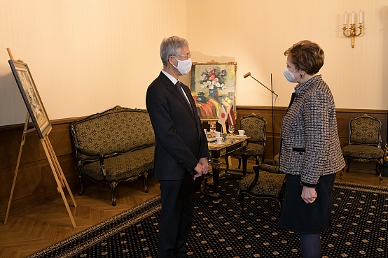 Dagmāra Beitnere-Le Galla tiekas ar Japānas vēstnieku