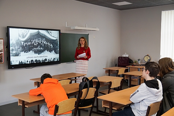 Inese Lībiņa–Egnere izglītojošā kampaņā “Es, Tu un Satversme” viesojas Latvijas skolās