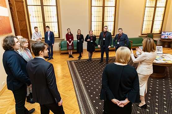 Saeimā viesojas Latvijas Universitātes studenti