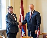 Raimonds Bergmanis tiekas ar Francijas vēstnieku