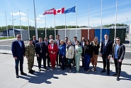 Saeimas priekšsēdētāja, Prezidija locekļi un deputāti apmeklē Kanādas militāro bāzi “Ceri”