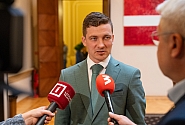 Saeima CVK priekšsēdētāja amatā ievēl Māri Zviedri