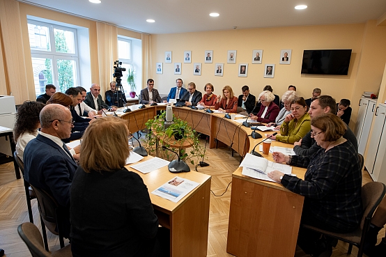 Valsts pārvaldes un pašvaldības komisijas sēde