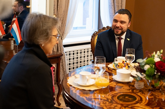Jānis Grasbergs tiekas ar Luksemburgas vēstnieci