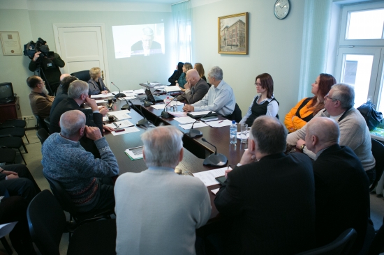 Cilvēktiesību un sabiedrisko lietu komisijas sēde