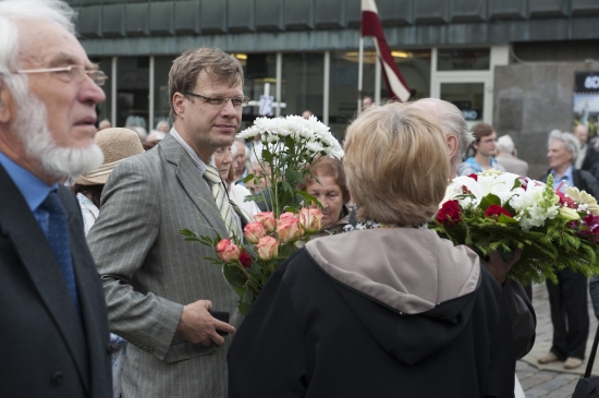 Komunistiskā genocīda upuru piemiņai veltītā ziedu nolikšanas ceremonija pie Brīvības pieminekļa