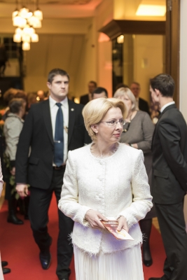 Saeimas priekšsēdētāja piedalās medicīnas gada balvas pasniegšanas ceremonijā