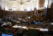 Saeima izskata parlamentārās izmeklēšanas komisijas par valsts nozagšanas pazīmēm un pirmstiesas izmeklēšanas kvalitāti galaziņojumu