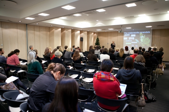 Solvita Āboltiņa piedalās pētniciskās žurnālistikas konferencē